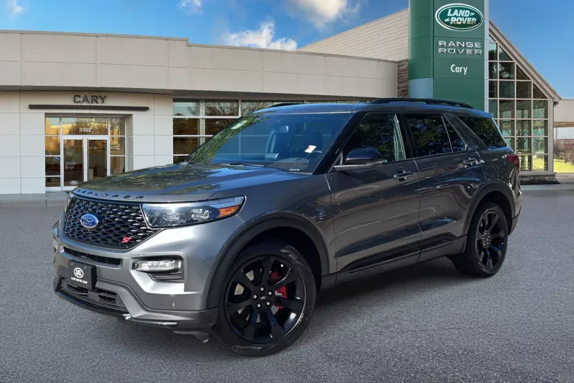2023 Ford Explorer ST photo 1