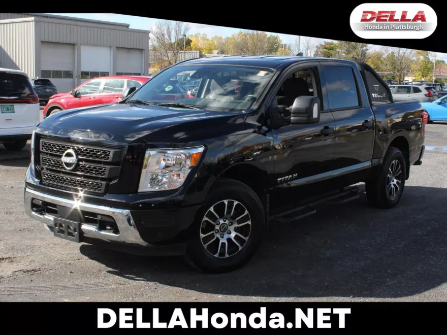 2023 Nissan Titan SV photo 1