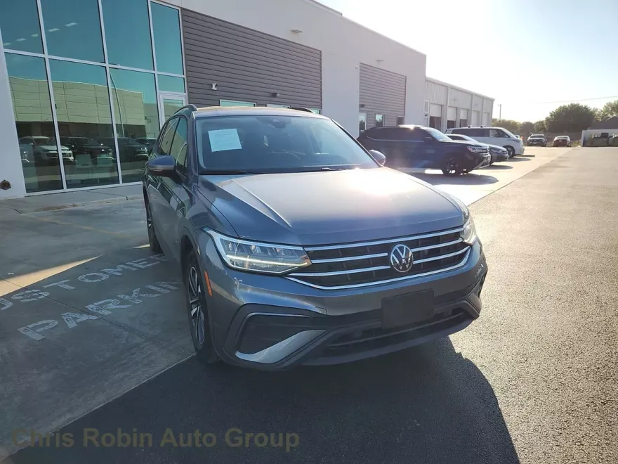 2024 Volkswagen Tiguan S photo 1