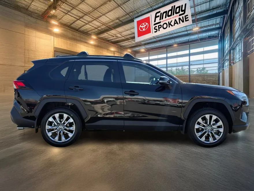 2025 Toyota RAV4 XLE Premium photo 1