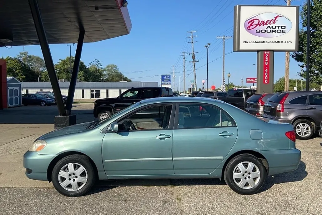 2007 Toyota Corolla LE photo 1