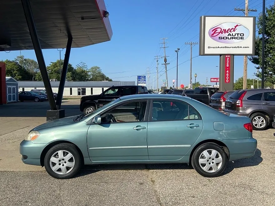 2007 Toyota Corolla LE photo 1