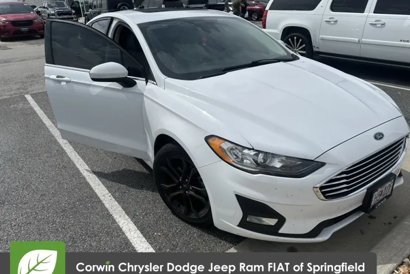 2019 Ford Fusion SE photo 1