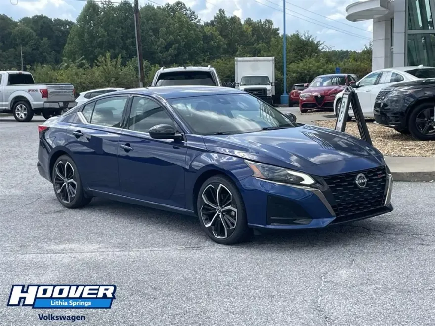 2024 Nissan Altima 2.5 SR photo 1