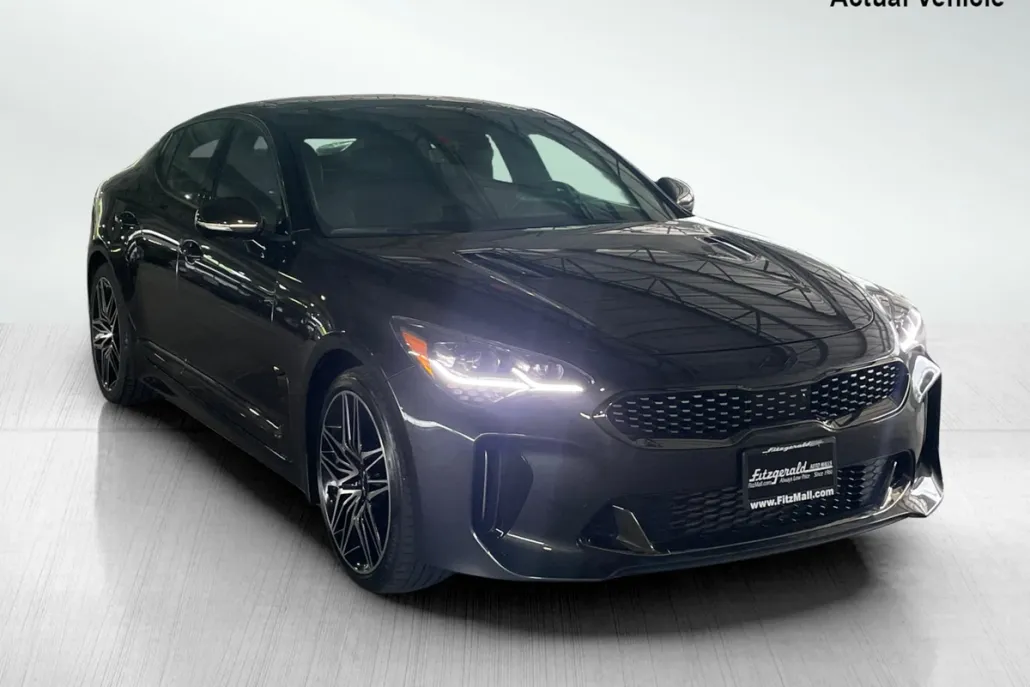 2023 Kia Stinger GT2 photo 1