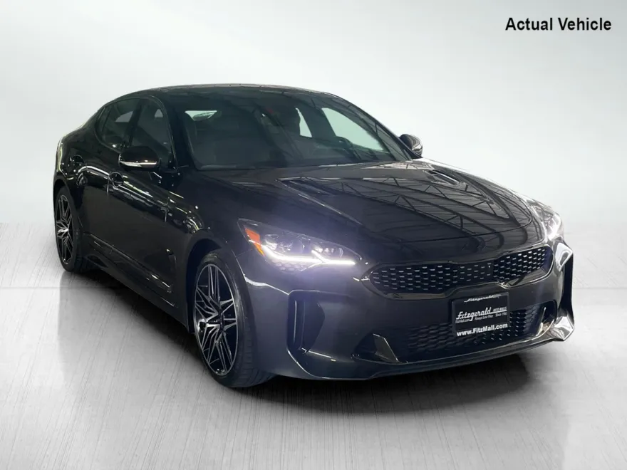 2023 Kia Stinger GT2 photo 1
