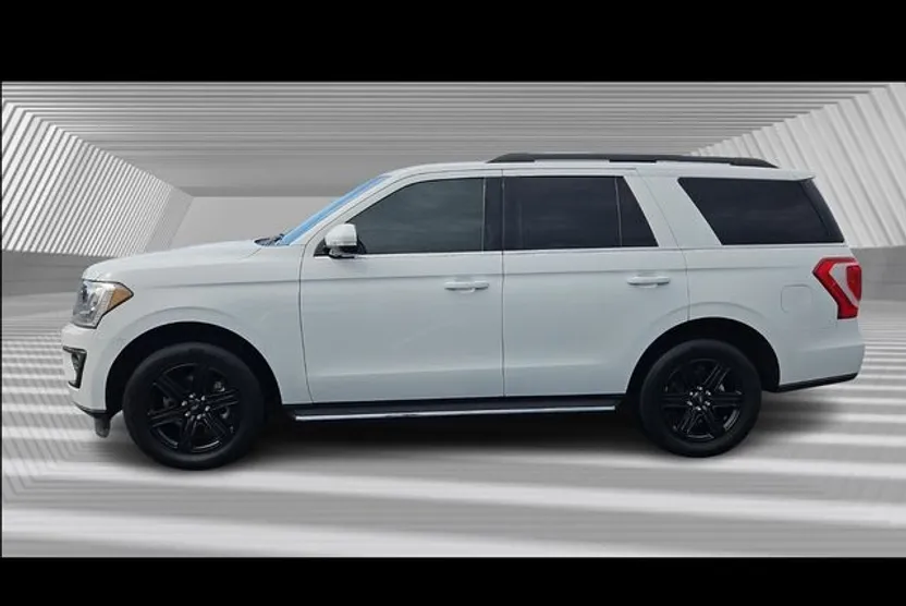 2020 Ford Expedition XLT photo 1