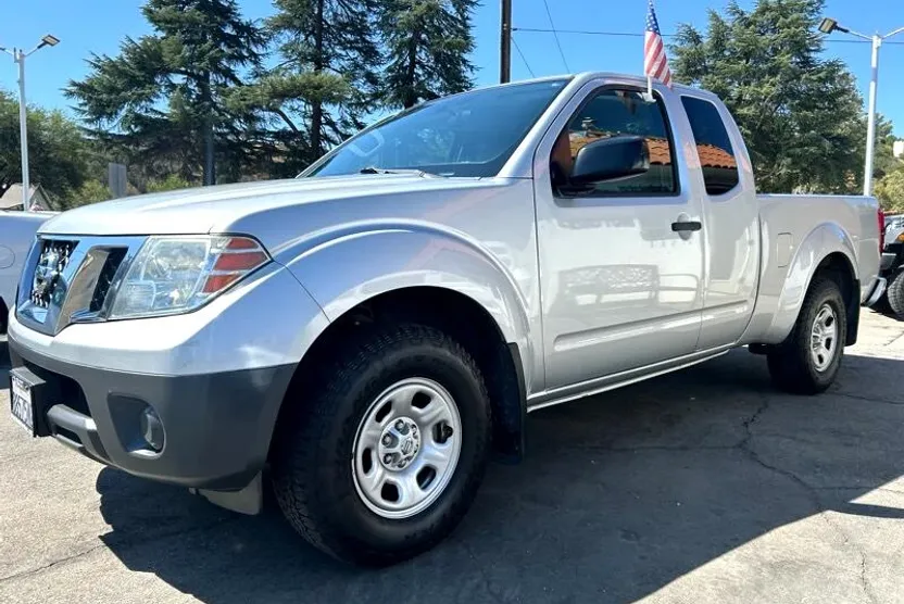 2018 Nissan Frontier SV King Cab photo 1