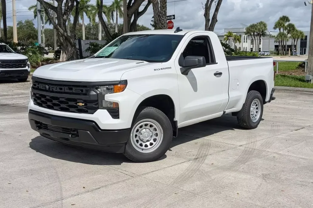 2025 Chevrolet Silverado 1500 photo 1