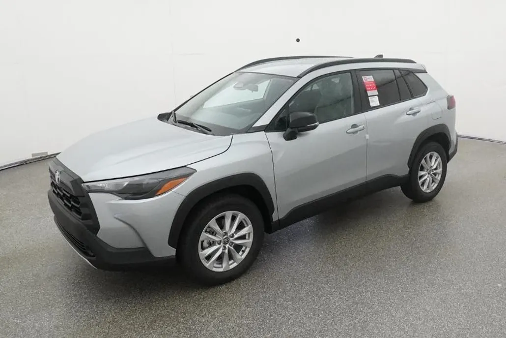 2026 Toyota Corolla Cross LE photo 1