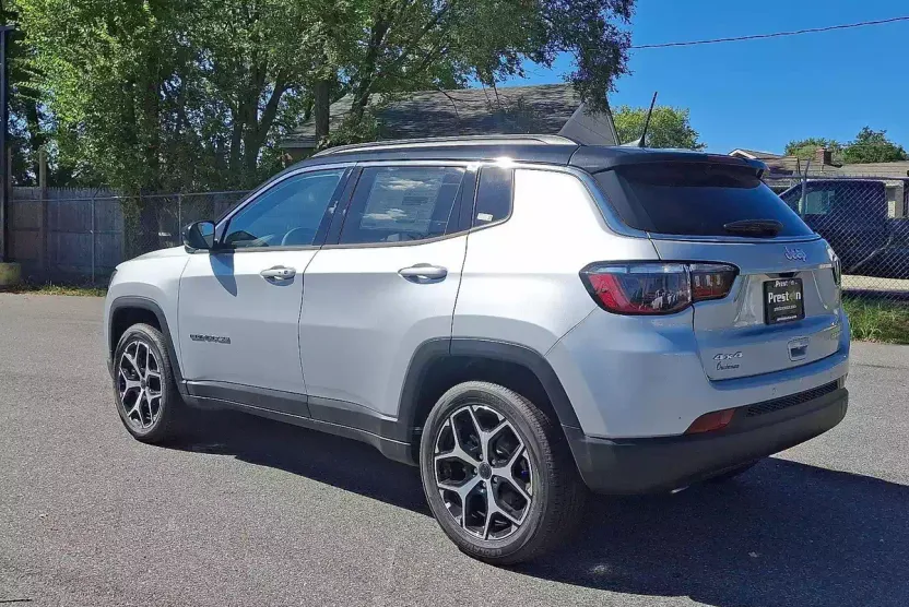 2025 Jeep Compass Limited photo 1