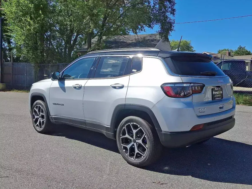 2025 Jeep Compass Limited photo 1
