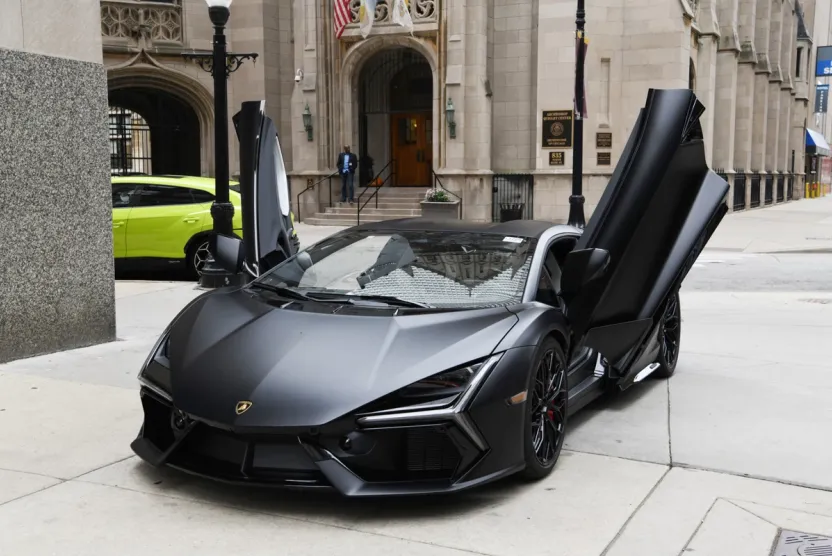 2024 Lamborghini Revuelto photo 1