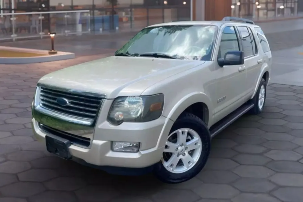 2007 Ford Explorer XLT Sport photo 1