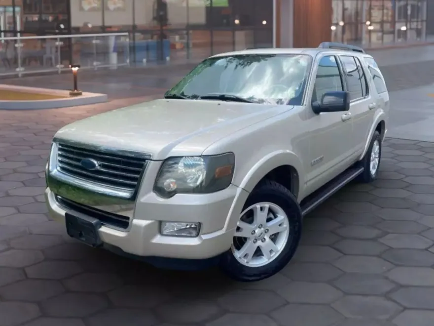 2007 Ford Explorer XLT Sport photo 1