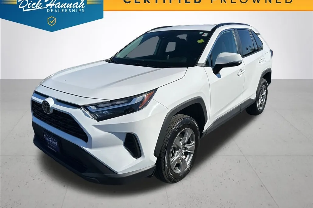 2024 Toyota RAV4 XLE photo 1