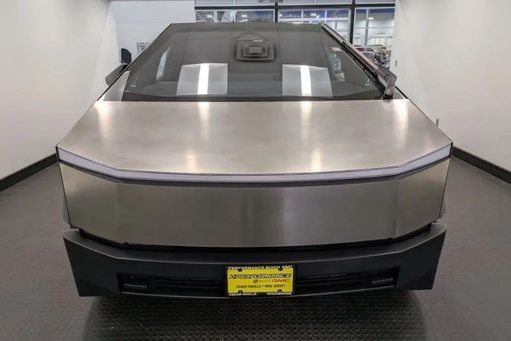 2024 Tesla Cybertruck photo 1