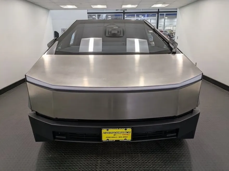 2024 Tesla Cybertruck photo 1