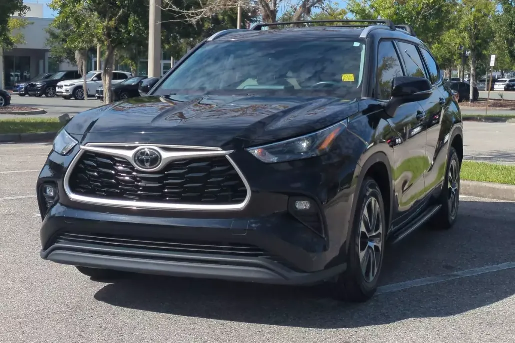 2022 Toyota Highlander XLE photo 1