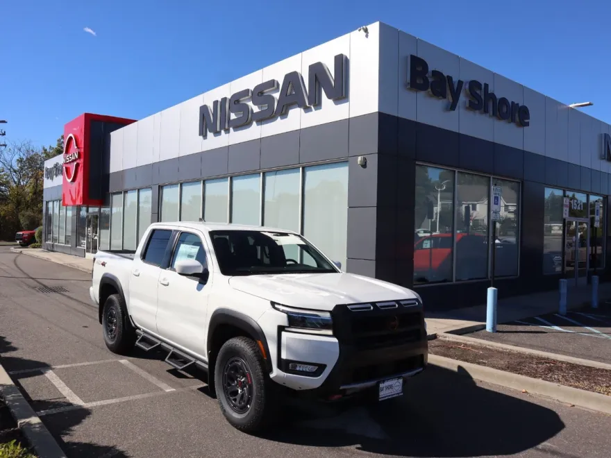 2025 Nissan Frontier PRO-4X photo 1