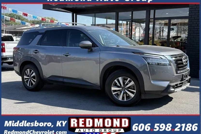 2022 Nissan Pathfinder SL photo 1