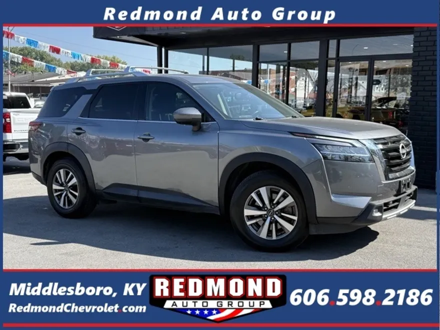 2022 Nissan Pathfinder SL photo 1