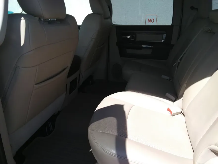 2016 Ram 1500 Laramie photo 1
