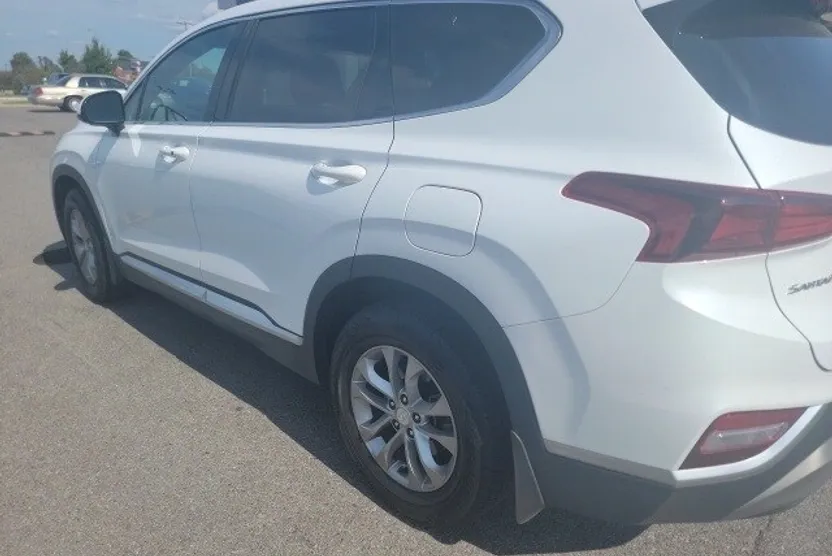 2020 Hyundai Santa Fe SEL photo 1