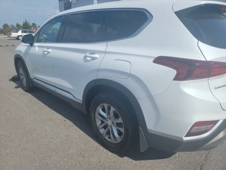 2020 Hyundai Santa Fe SEL photo 1