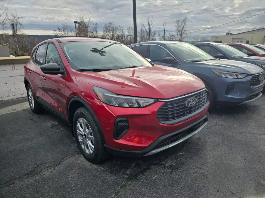 2025 Ford Escape Titanium photo 1