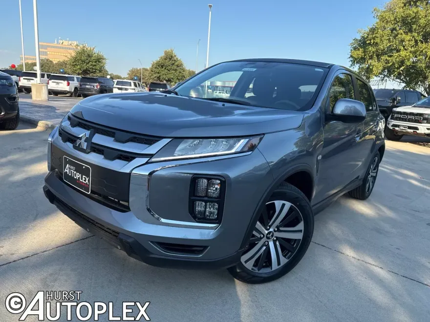 2025 Mitsubishi Outlander Sport ES photo 1