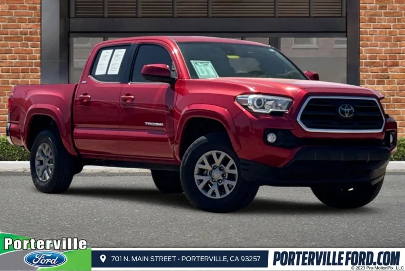 2018 Toyota Tacoma SR5 photo 1