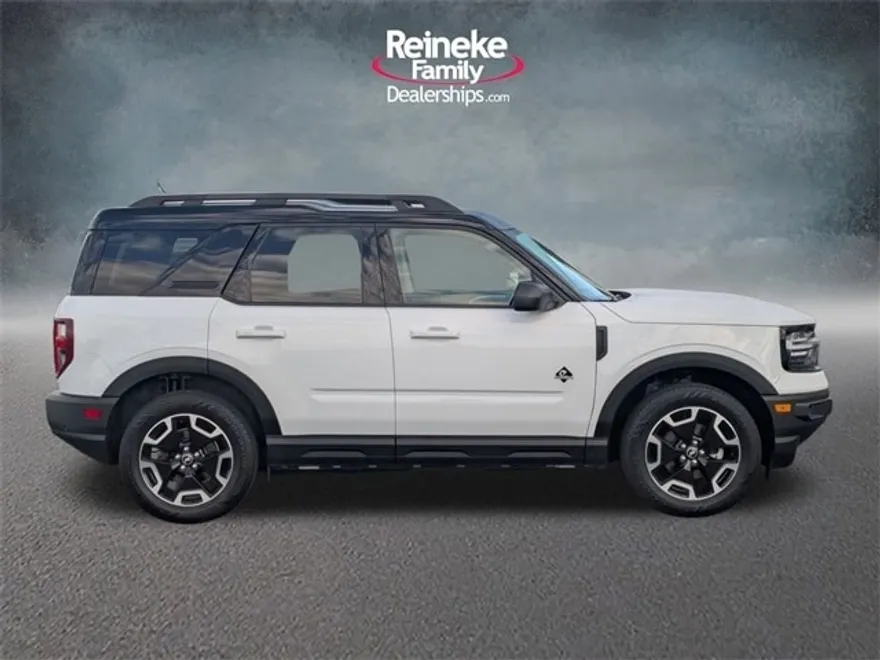 2023 Ford Bronco Sport Outer Banks photo 1