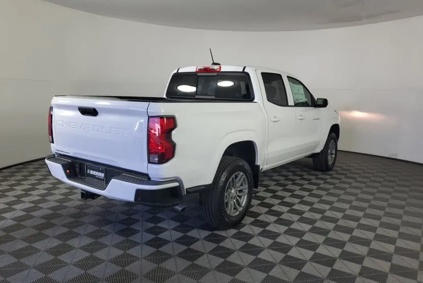 2026 Chevrolet Colorado LT photo 1