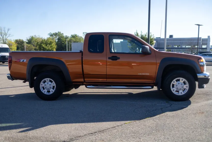 2005 Chevrolet Colorado LS photo 1