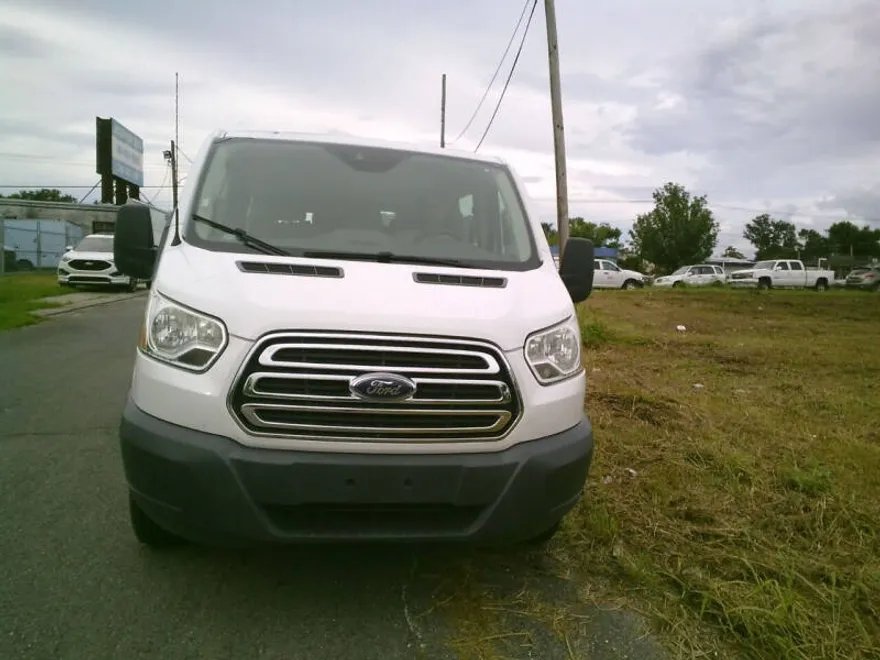 2017 Ford Transit XL photo 1