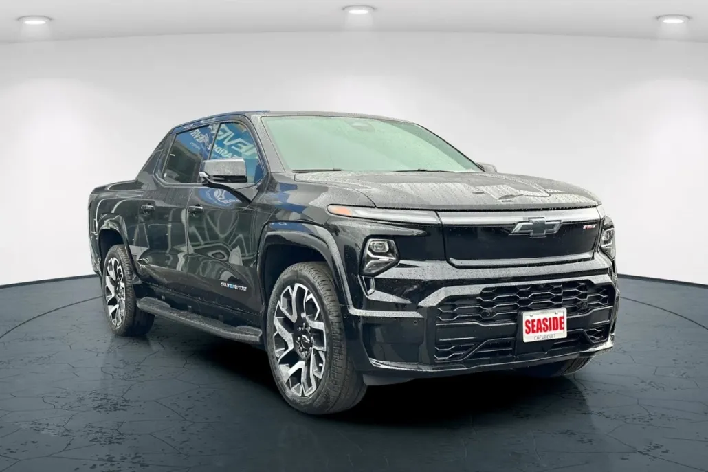 2024 Chevrolet Silverado EV RST photo 1