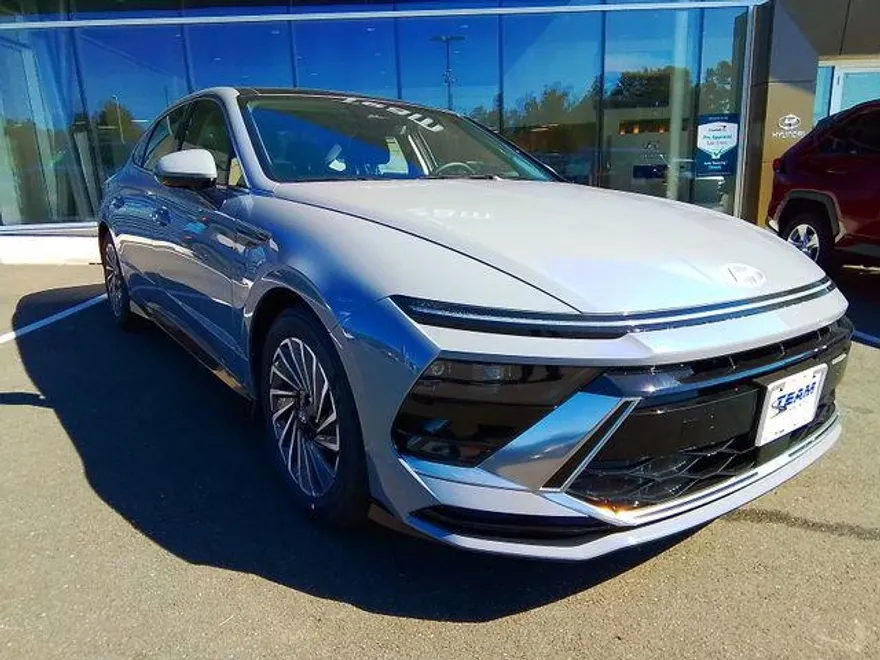 2026 Hyundai Sonata Hybrid SEL photo 1