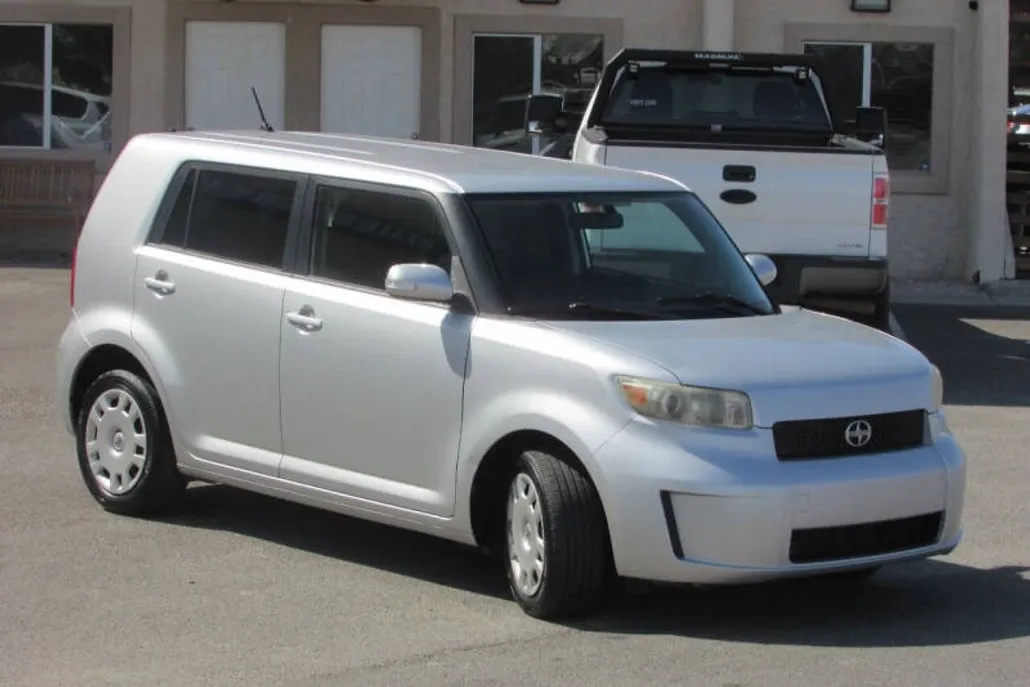 2009 Scion xB Base photo 1