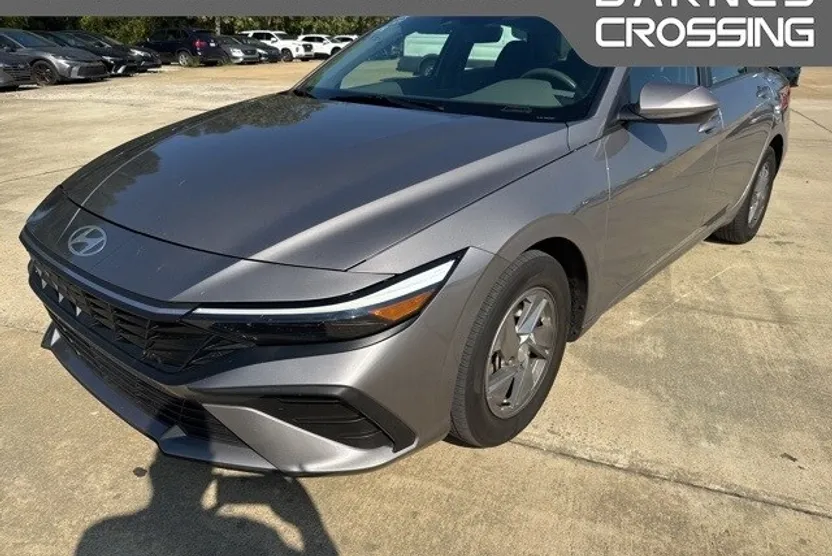 2024 Hyundai Elantra SE photo 1