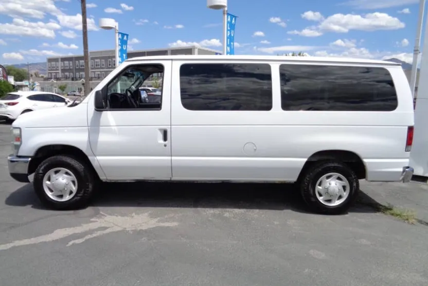 2008 Ford E-350 photo 1
