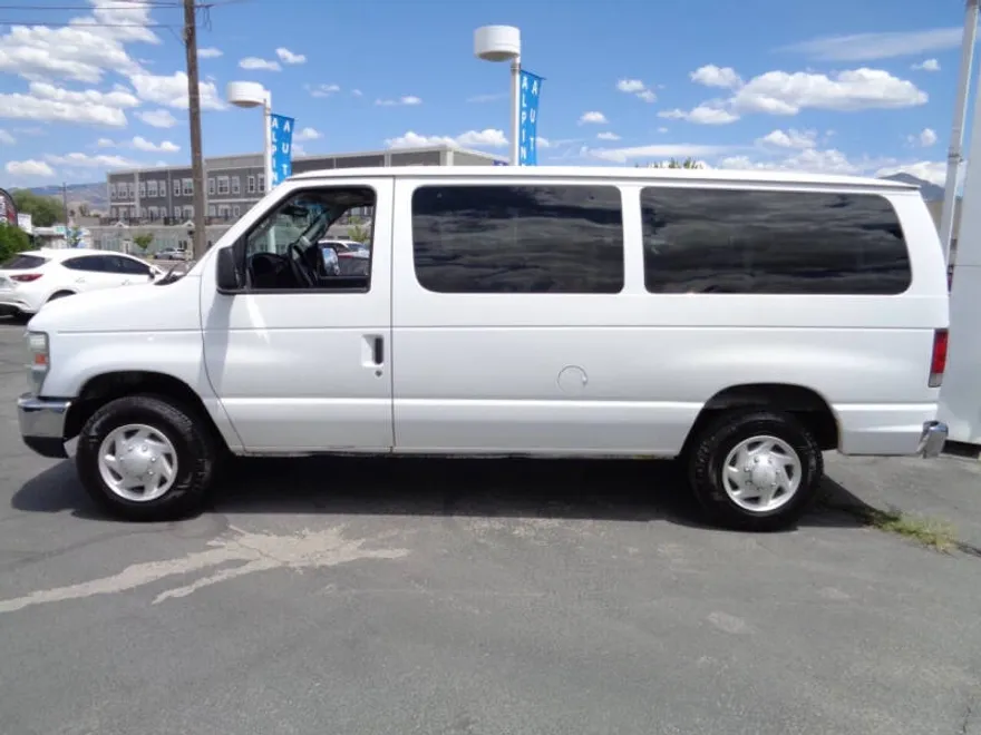 2008 Ford E-350 photo 1