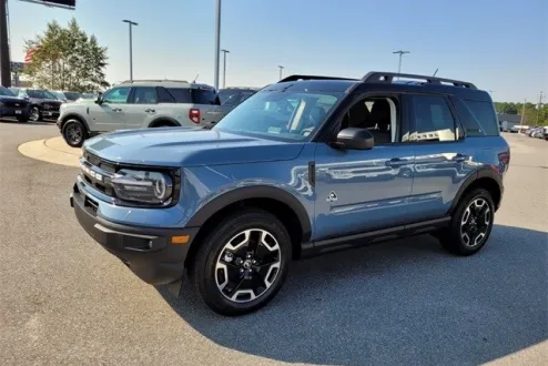 2024 Ford Bronco Sport Outer Banks photo 3
