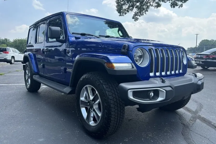 2020 Jeep Wrangler Unlimited Sahara photo 1