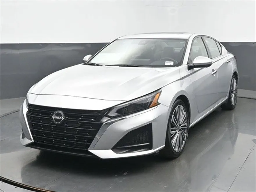 2023 Nissan Altima 2.5 SL photo 1