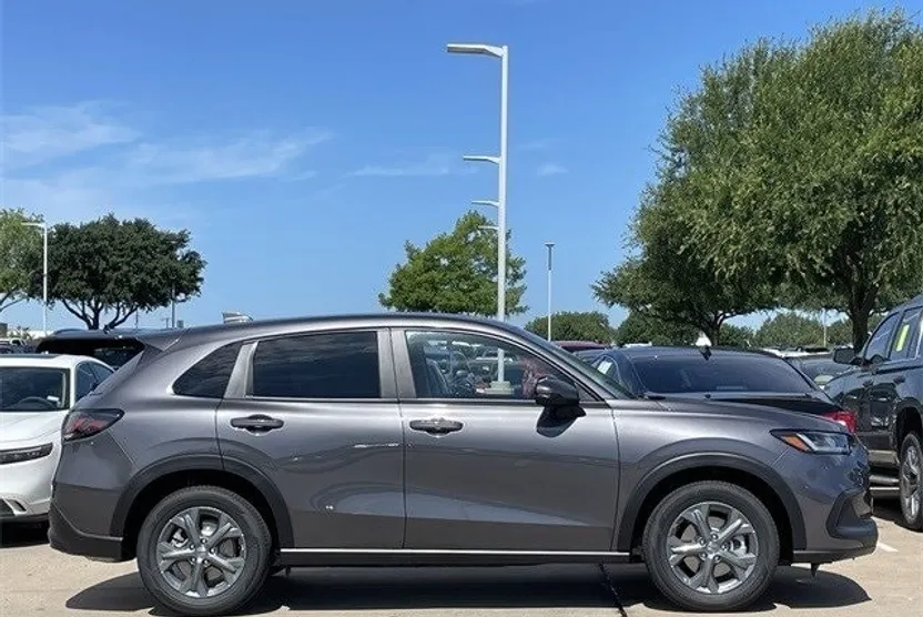 2026 Honda HR-V LX photo 1