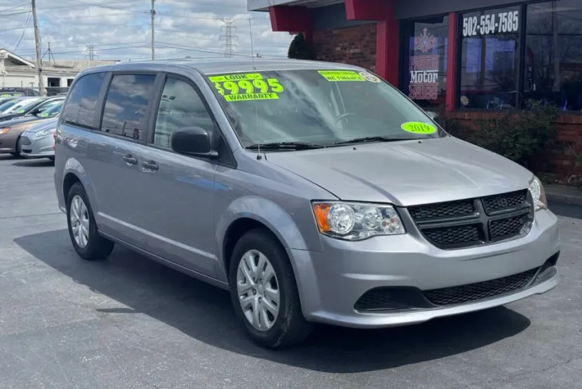 2019 Dodge Grand Caravan SE photo 1