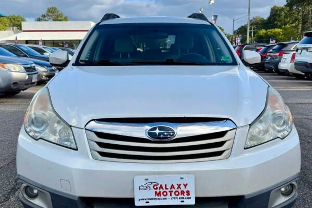 2012 Subaru Outback 3.6R Limited photo 1