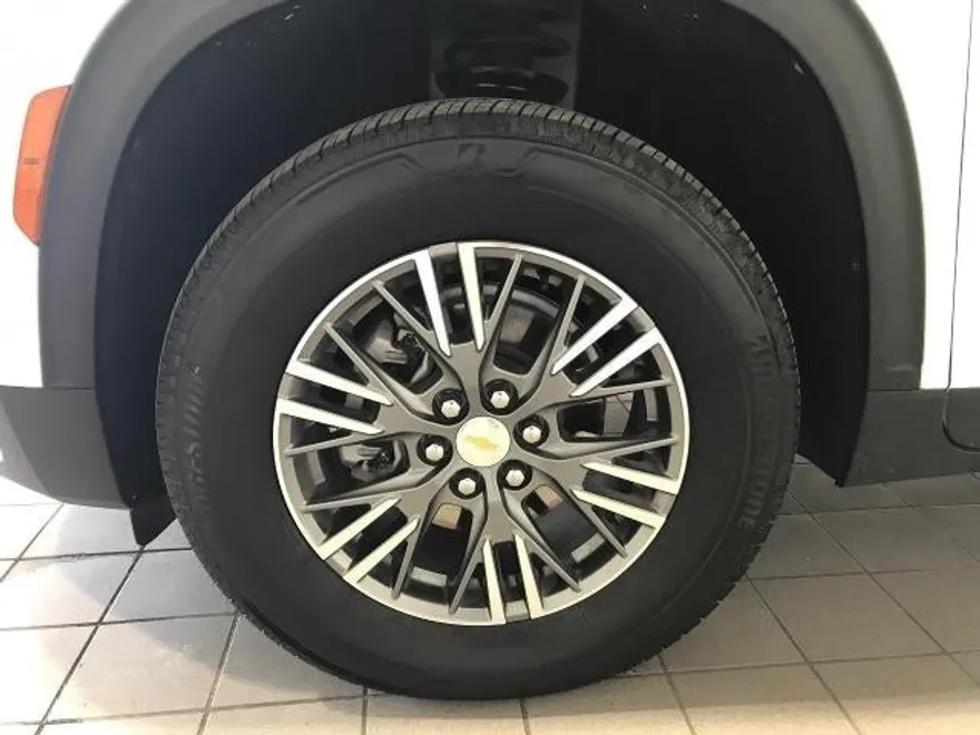 2025 Chevrolet Traverse photo 1