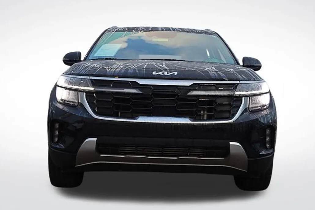 2024 Kia Seltos SX photo 1